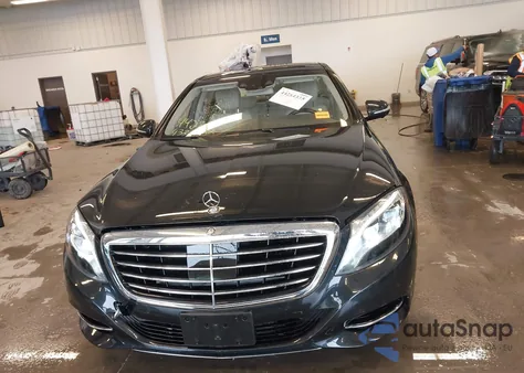 2015 Mercedes-Benz S 550 z USA, uszkodzony, nr VIN WDDUG8CB7FA090314